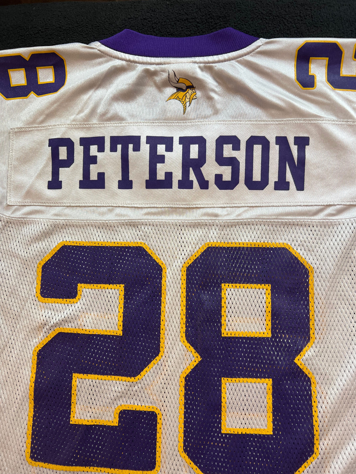 Adrian Peterson #28 Minnesota Vikings Sewn Jersey – Reebok – Size M