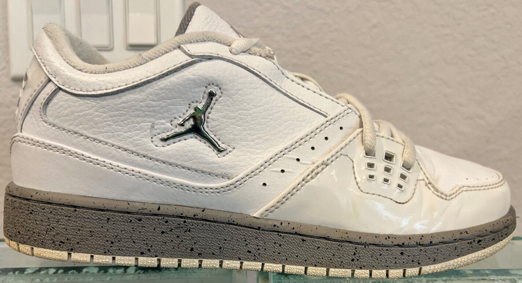 Air Jordan 1 Flight Low – White – Boys Size 6 (GS)