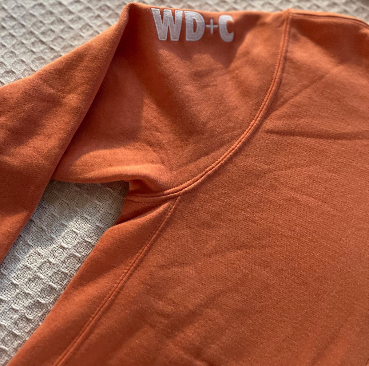 Nike WD+C Club Fleece Pullover Hoodie – Orange – Size XS