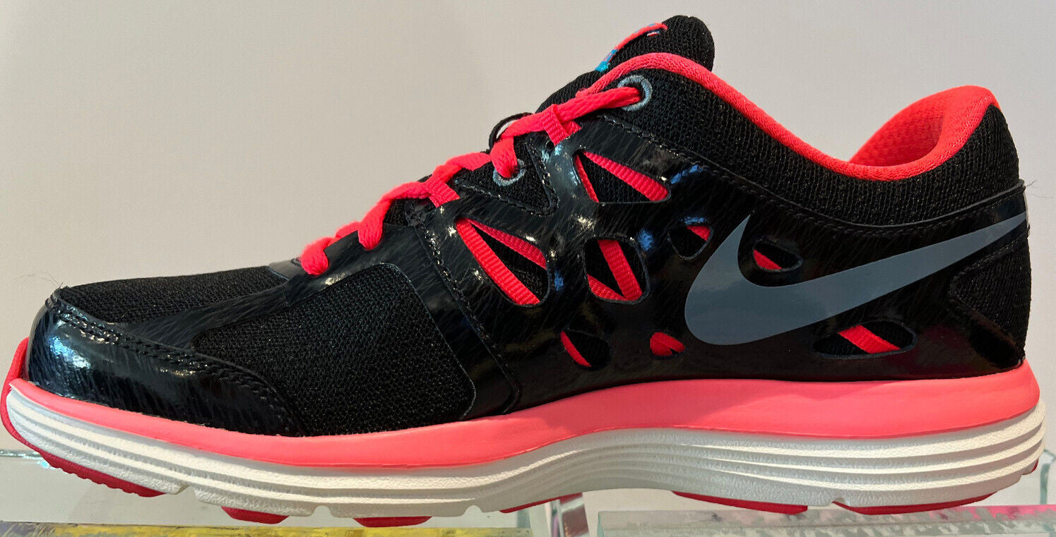 Nike Dual Fusion Lite Sample "Black/Red" – Women's Size 8