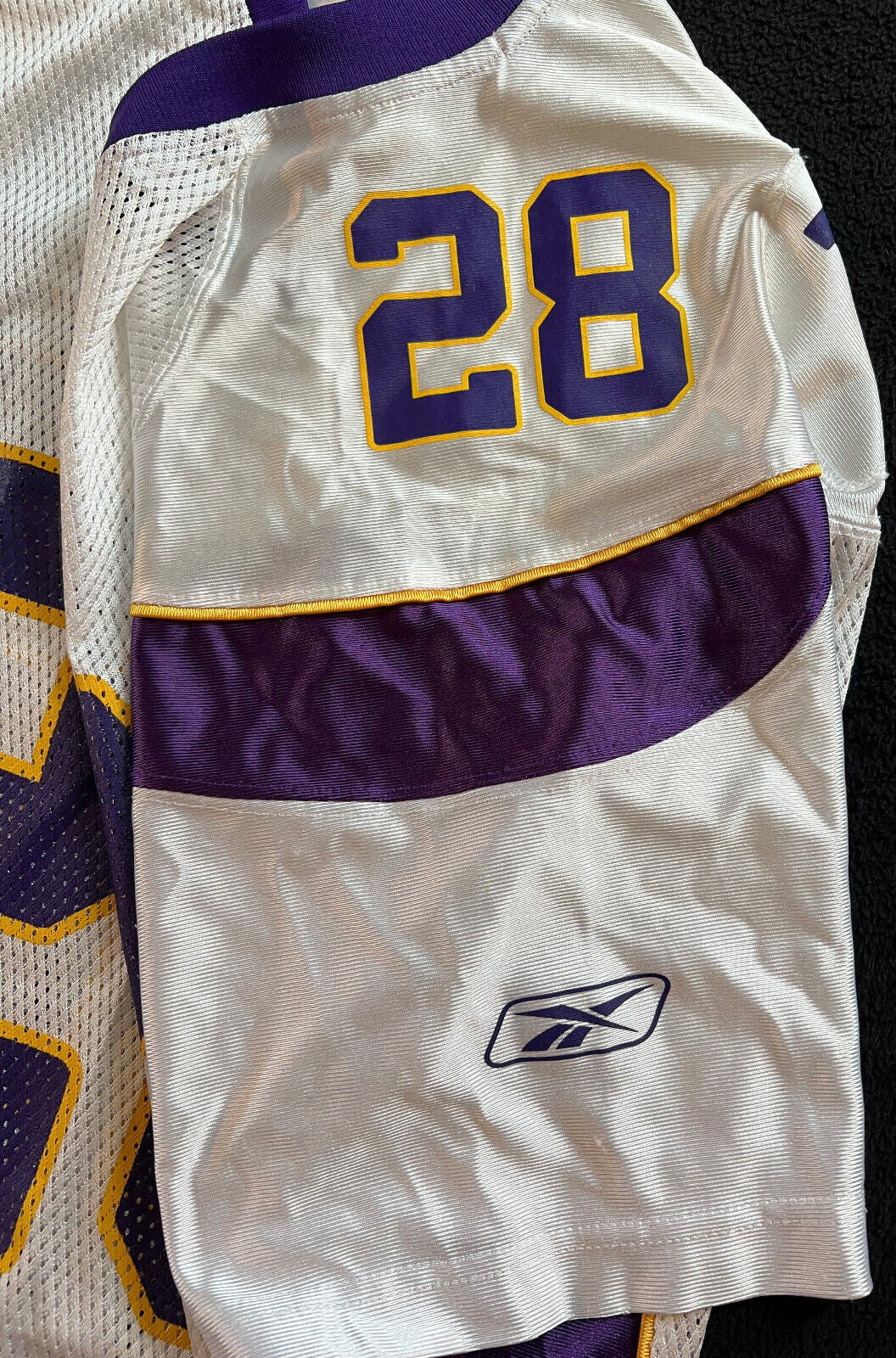 Adrian Peterson #28 Minnesota Vikings Sewn Jersey – Reebok – Size M