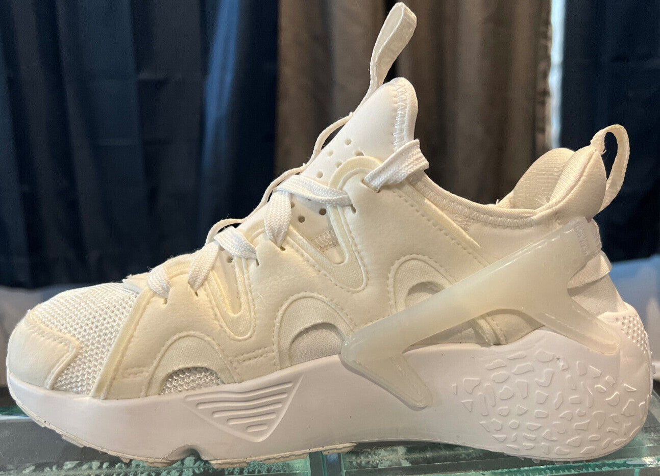 Nike Air Huarache Sample "Coconut Milk" NSW107H – Women's Size 7