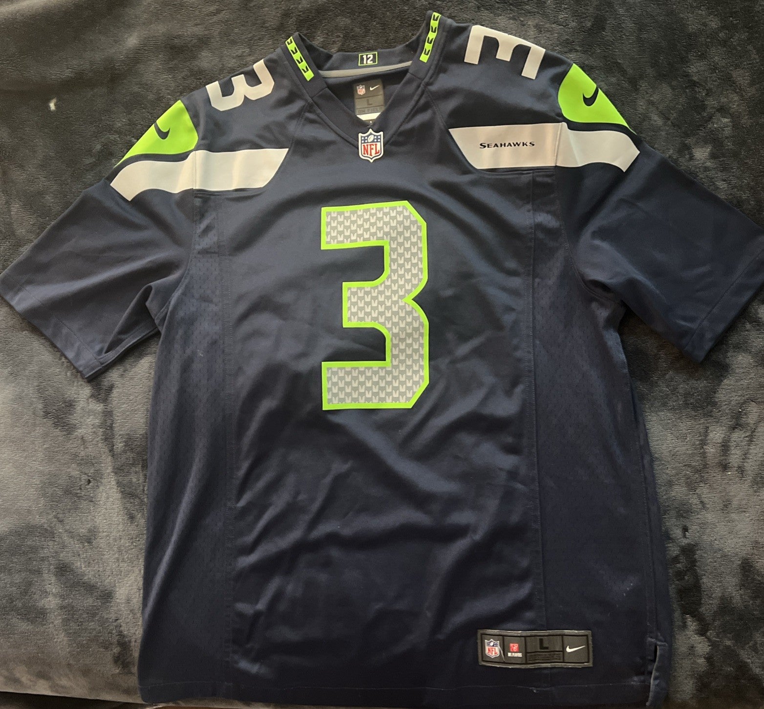 Russell Wilson #3 Seattle Seahawks Home Game Jersey – Nike – Size L