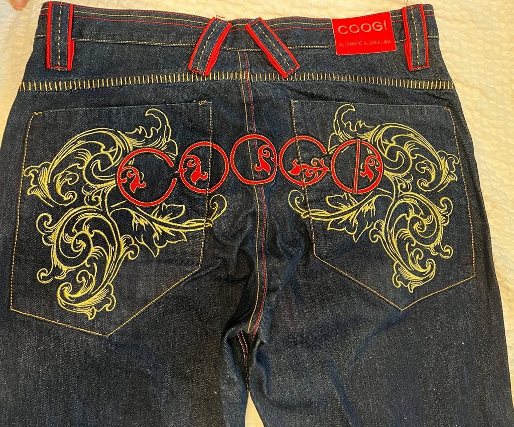 Vintage COOGI Embroidered Wide-Leg Jeans – Black Denim – 40x34